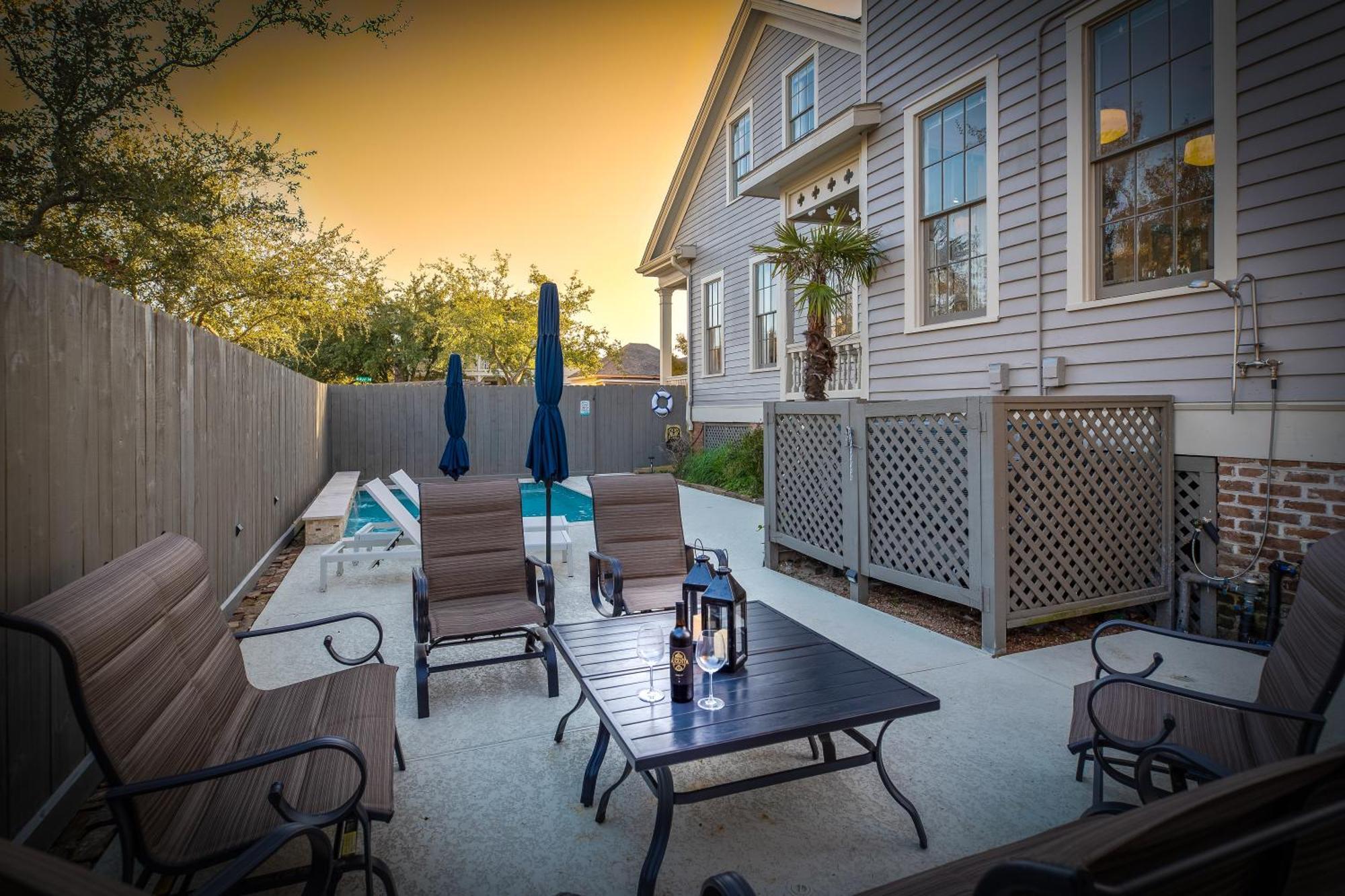 Historic 1871 Coastal Breeze With Heated Pool - Restoring Galveston Villa Kültér fotó